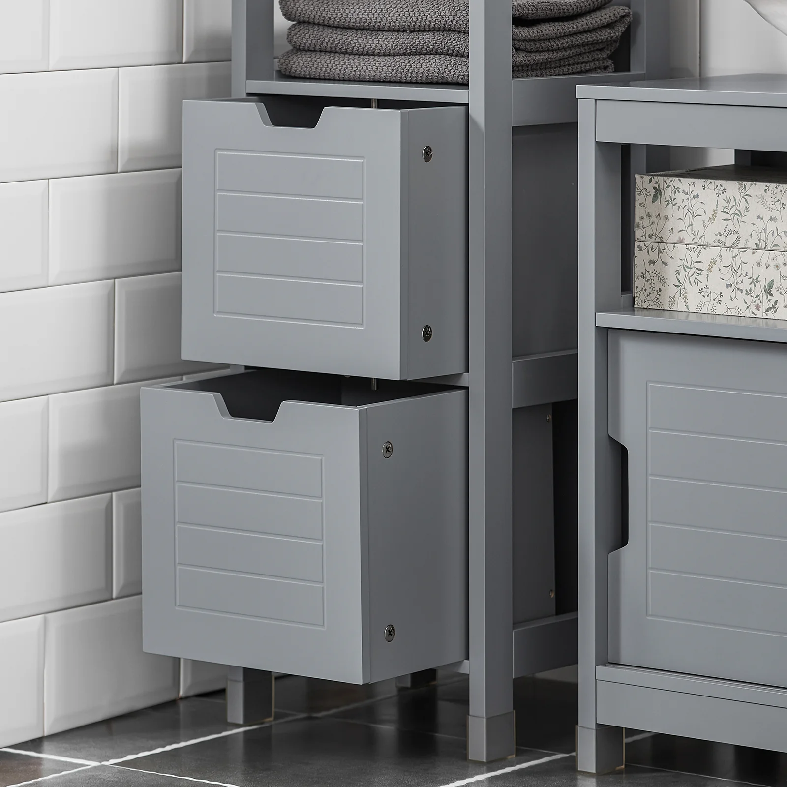SoBuy FRG126-SG Badkamermeubel Hoge Kast voor Badkamer Badkamerrek met Voetkussen Badkamer - 2 Lades - Image 12
