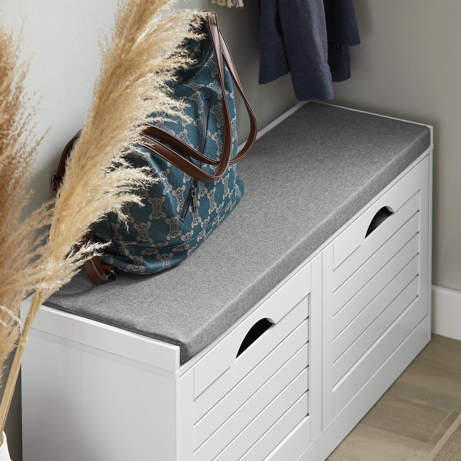 SoBuy FSR62-II-W Schoenenkast met Zitbank & Kussen – Opbergbank voor Entree – Tot 8 Paar – 97×30×47 cm, Wit/Grijs - Image 7