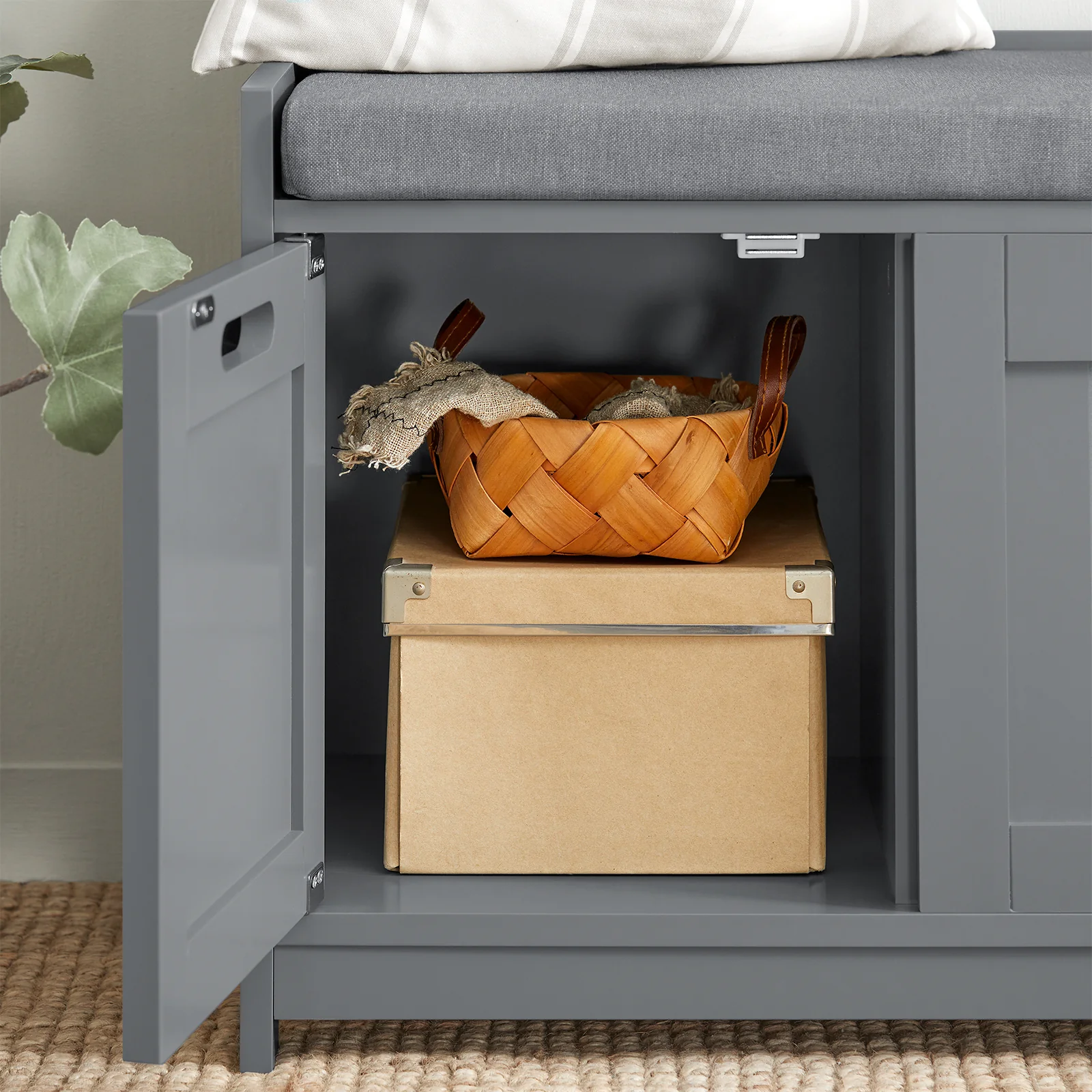 SoBuy FSR80-SG Schoenenkast met Zitbank – 2 Deuren, 1 Opbergvak & Gewatteerd Kussen – Lichtgrijs – Perfect voor Hal, Slaapkamer & Woonkamer – 90×35×45 cm, Max. 120 kg - Image 9