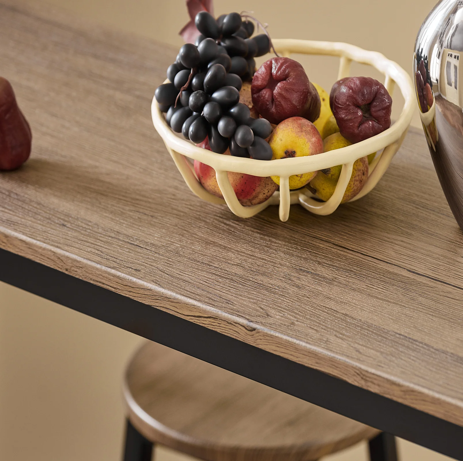 SoBuy OGT22-SCH Bartafel Set met 4 Barkrukken – Hoge Eettafel met Voetsteun voor Keuken of Bar (Zwart) - Image 10