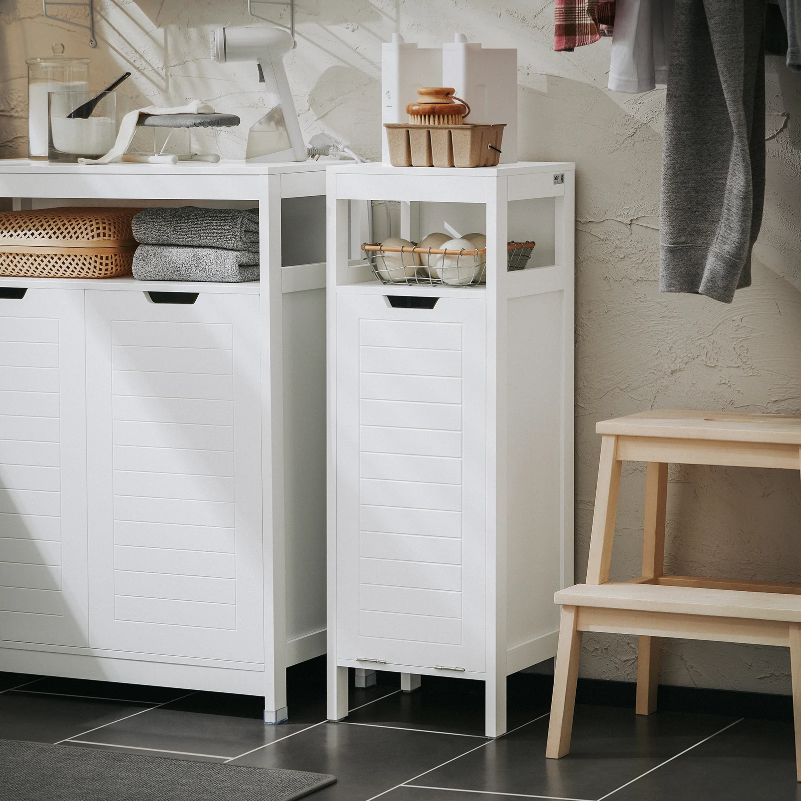 SoBuy BZR122-W Badkamerkast, Lage Kast, Smal Badkamerkastje, Badkamermeubel met 1 Kantelbare Wasmand - Image 7