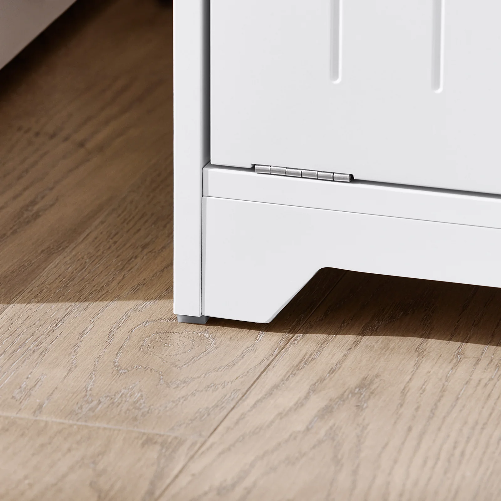 SoBuy BZR150-W Badkamerkast met Wasmand, 170 cm Kolomkast met 2 Deuren, Open Plank en Verwijderbare Mandjes – Compacte Opbergkast voor Vuile Was, Wit - Image 13