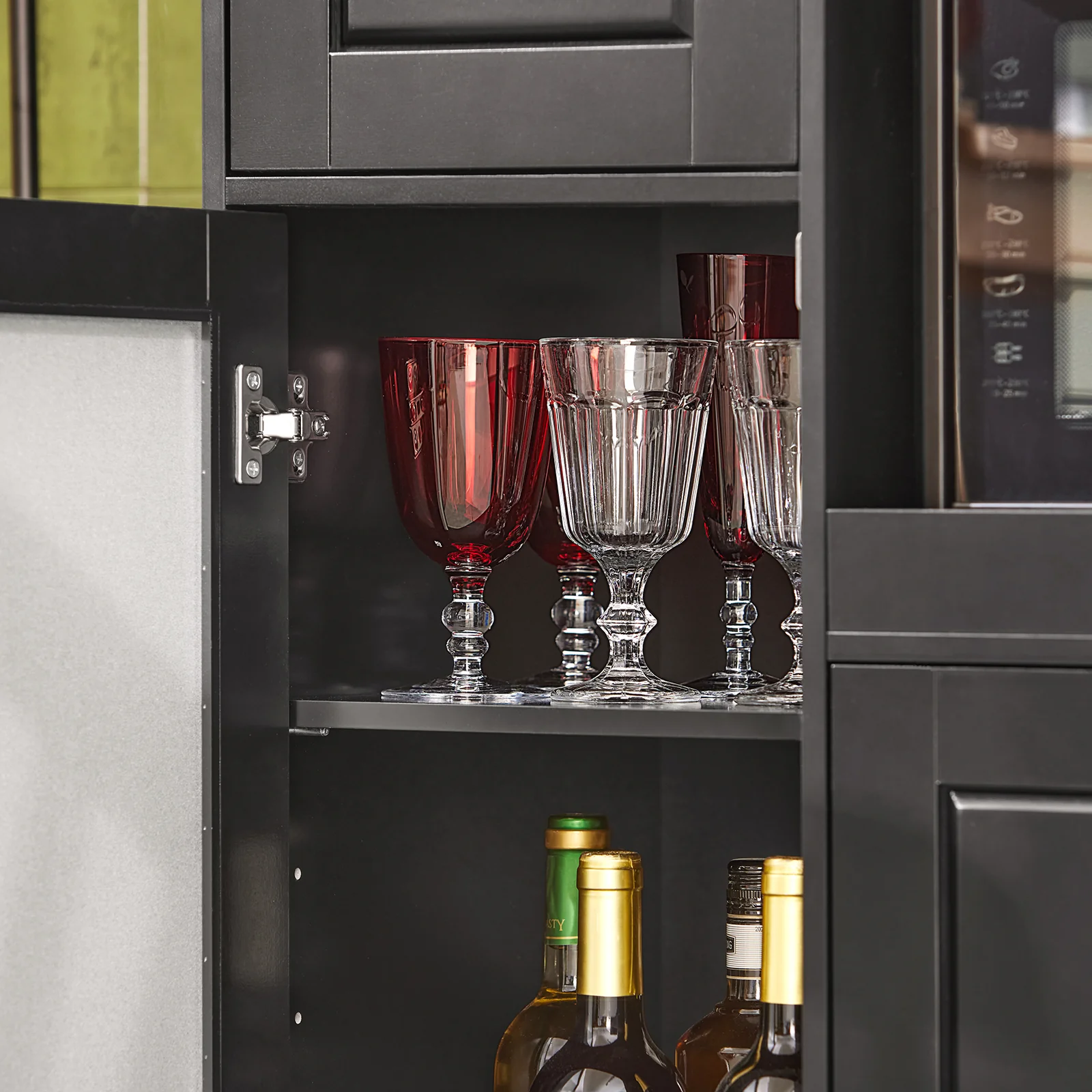 SoBuy FSB78-SCH Keuken Kast op Wieltjes met 3 Deuren, 1 Lade en 1 Compartiment - Ideaal voor Magnetron, Oven en Keukengerei - Image 7