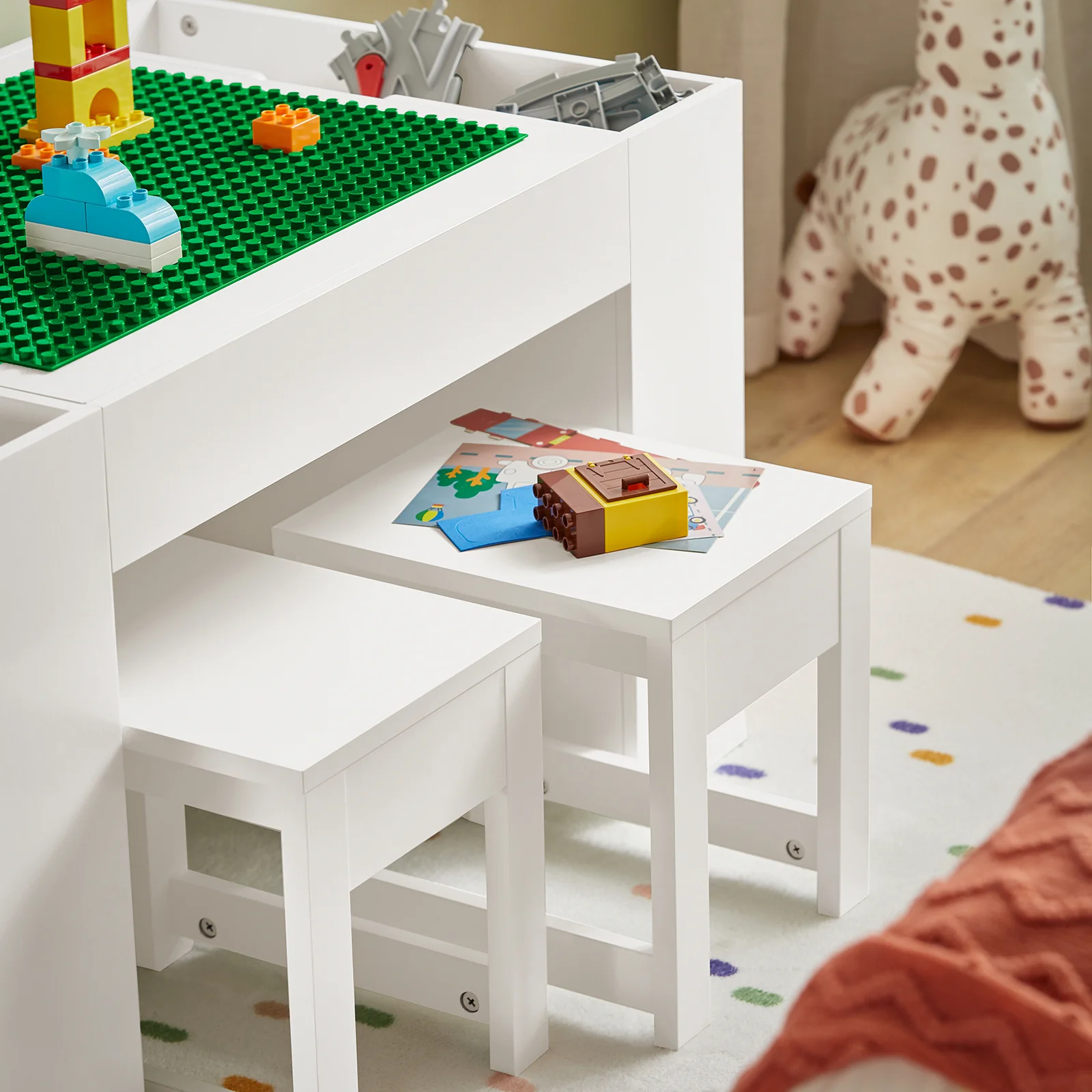 SoBuy KMB75-W Kindertafel met 2 Stoelen, Tafel en Stoelen Set met Opbergdozen, Bureau Stoel voor de Kinderkamer, Dubbelzijdige Bouwblok Tafel, Wit 87x50x50 cm - Image 11