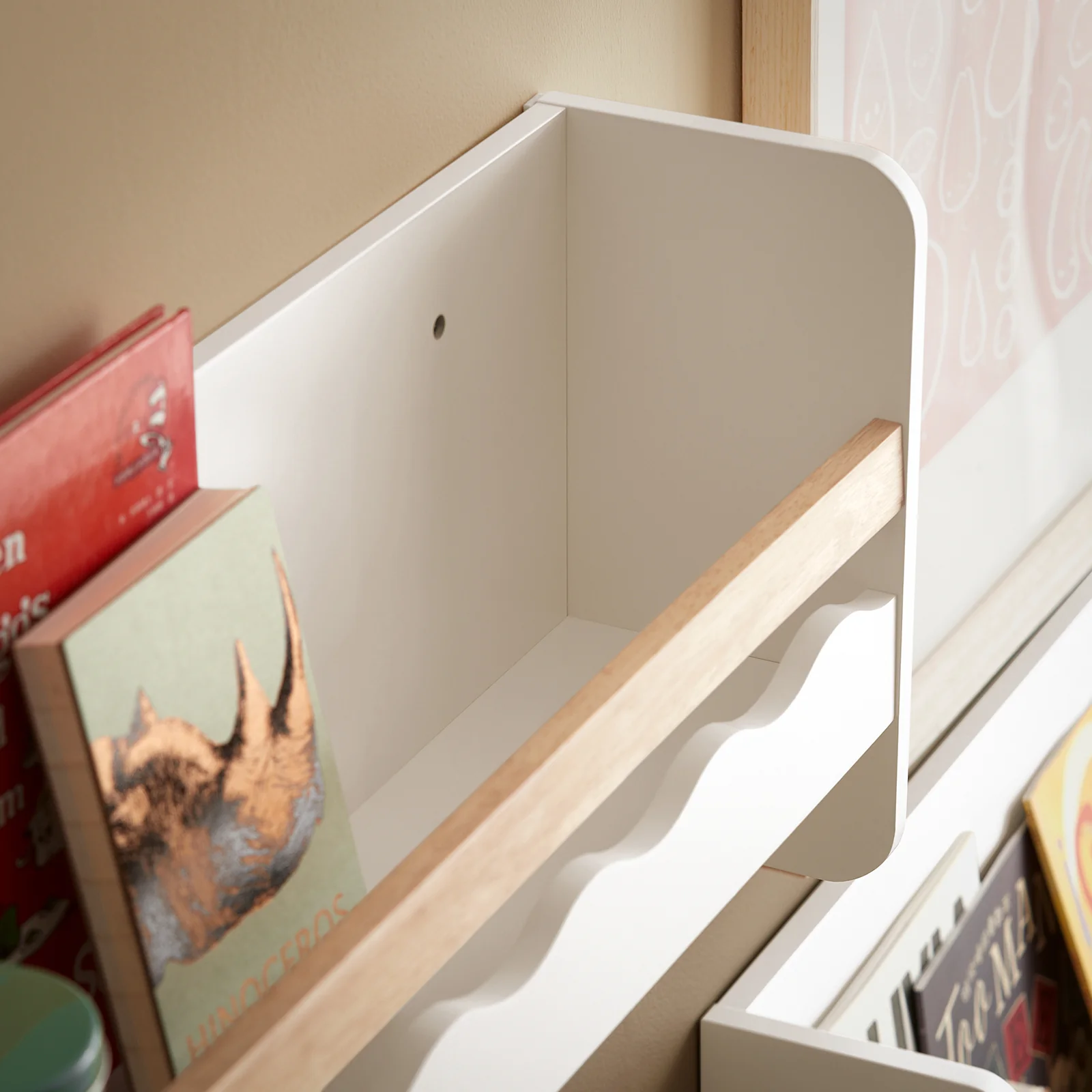 SoBuy KMB78-W Wandplank voor Kinder, Hangende Opbergplank, Kinderkapstok, Boekenplank, Wand Boekenkast met 1 Plank en 5 Haken voor Kinderkamer - Image 8